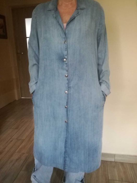 Sukienka w kolorze jeansu