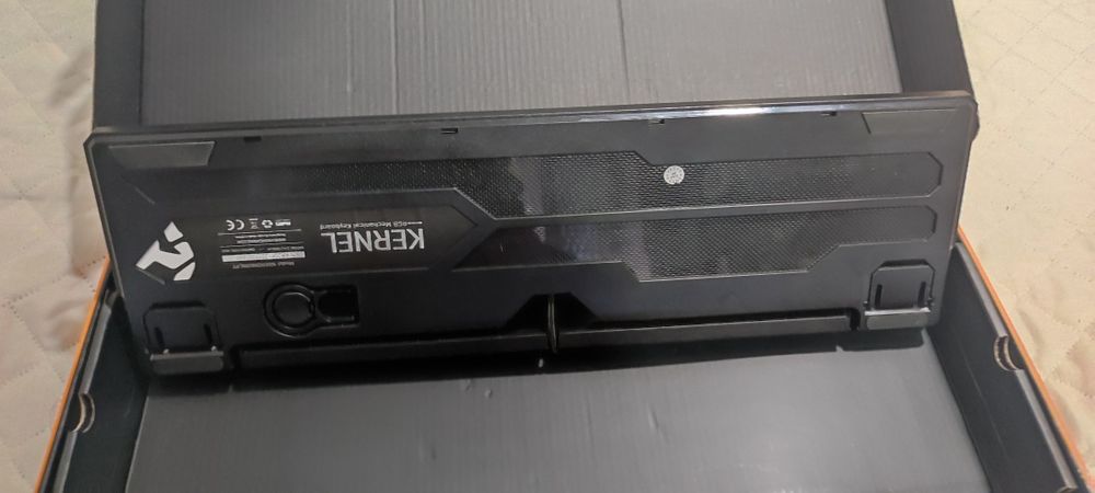 Teclado Gaming KROM Kernel (Mecânico - Português)