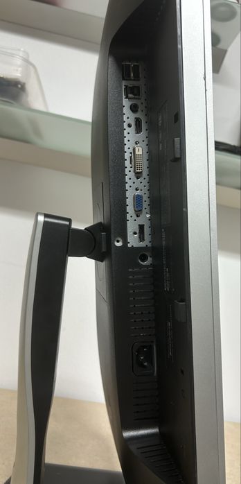 Monitor biznesowy DELL 27 cali U2713HMt