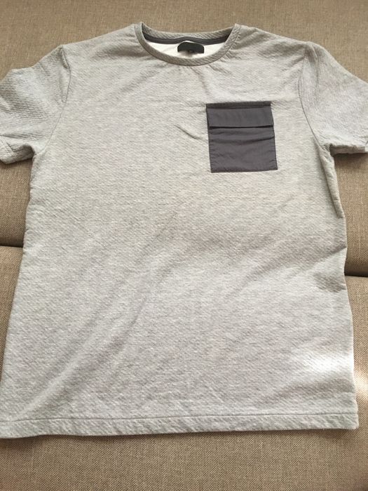 Szara bluzka chłopięca