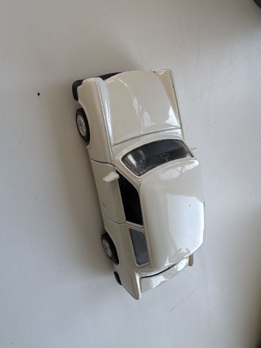 Моделька 1:43 Trabant 601-s