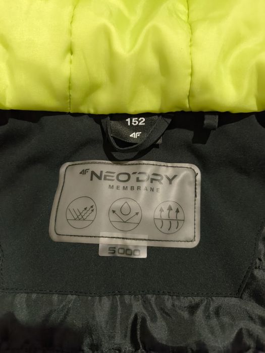 Kurtka parka czarna 4f chłopięca 152 neodry 5000 stan bdb