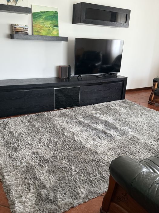 Carpete grande cinzenta