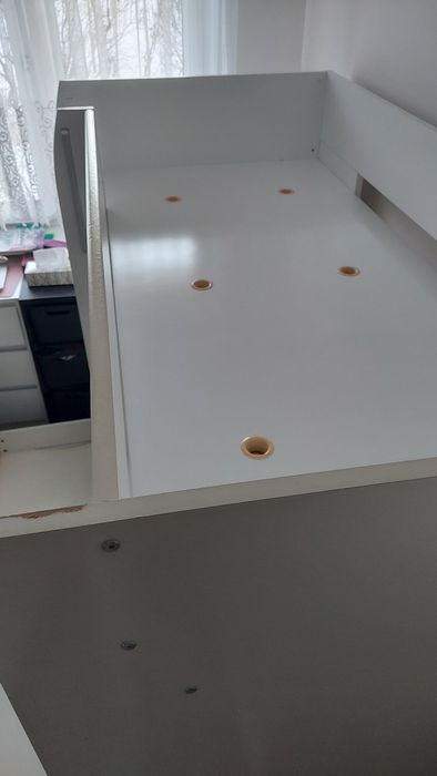 Łóżko piętrowe białe