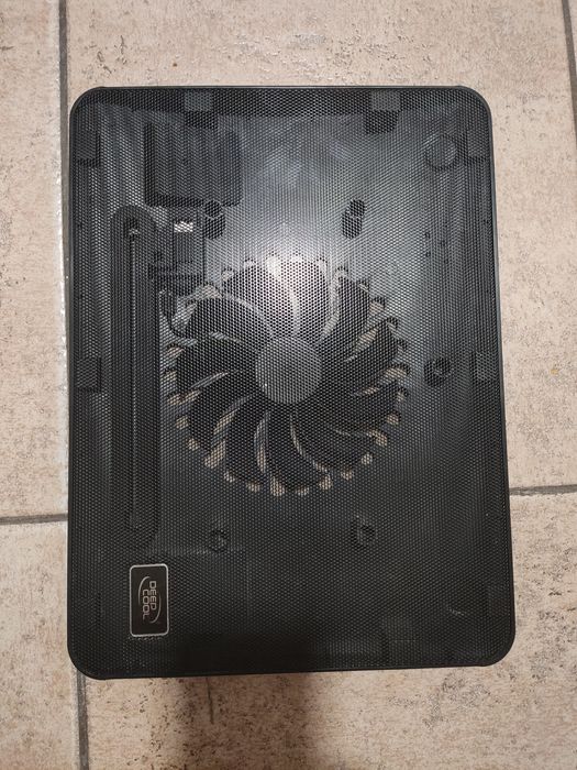 Підставка для ноутбука з охолодженням та USB-підключенням