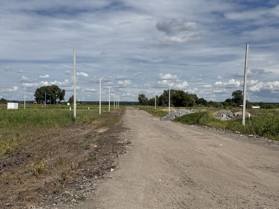 Зазимя,8сот. новий масив біля Десни, асфальт,світло,сусіди