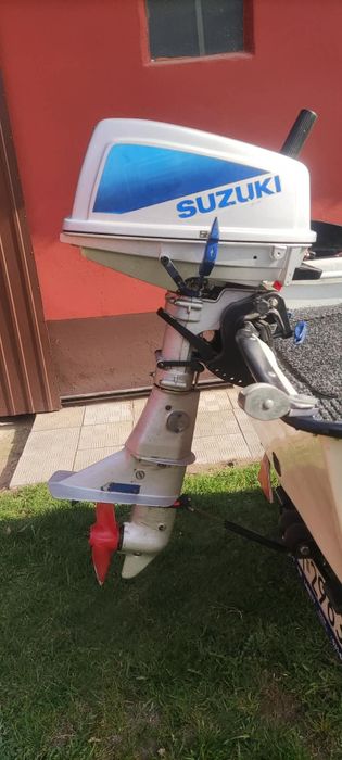 Łódź wędkarska z silnikiem, wózkiem i wyciągarka