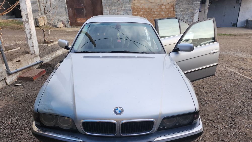 БМВ е38 740 ресталинг 2001г.