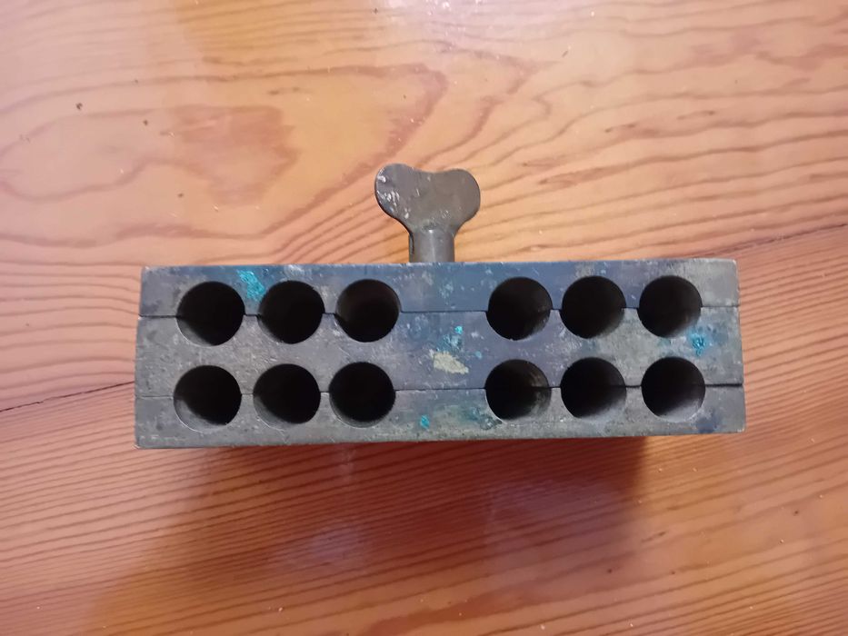 Dois moldes farmácia antigos em bronze