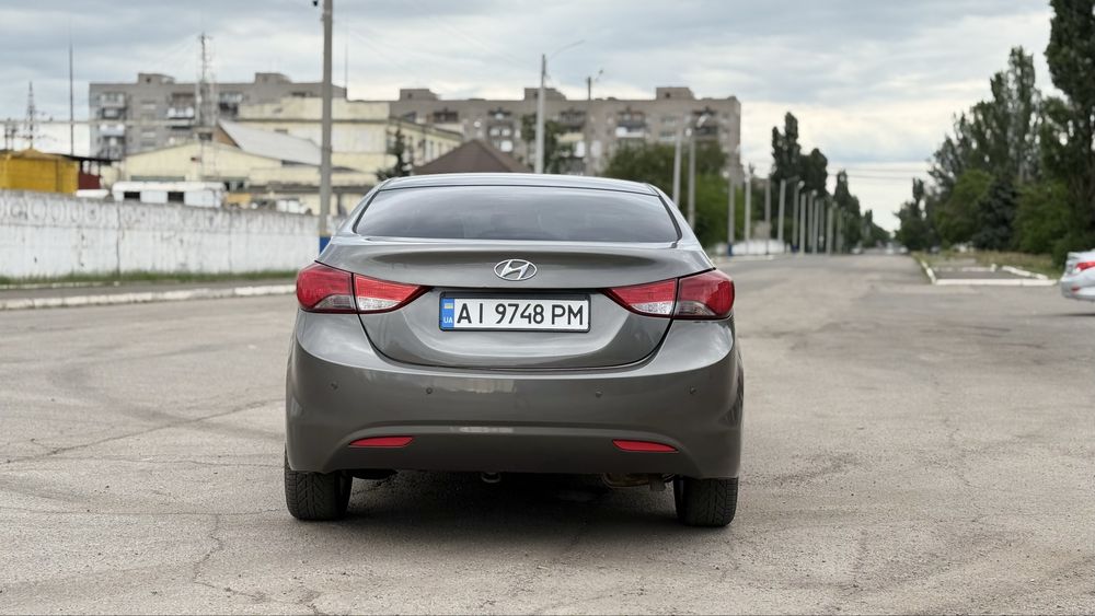 Huyndai elantra 2012, 1.8 газ/бенз