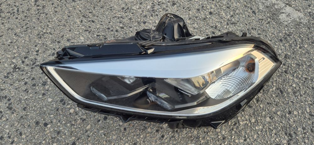 Ótica Original BMW Serie 1 F40 - Lampadas H7