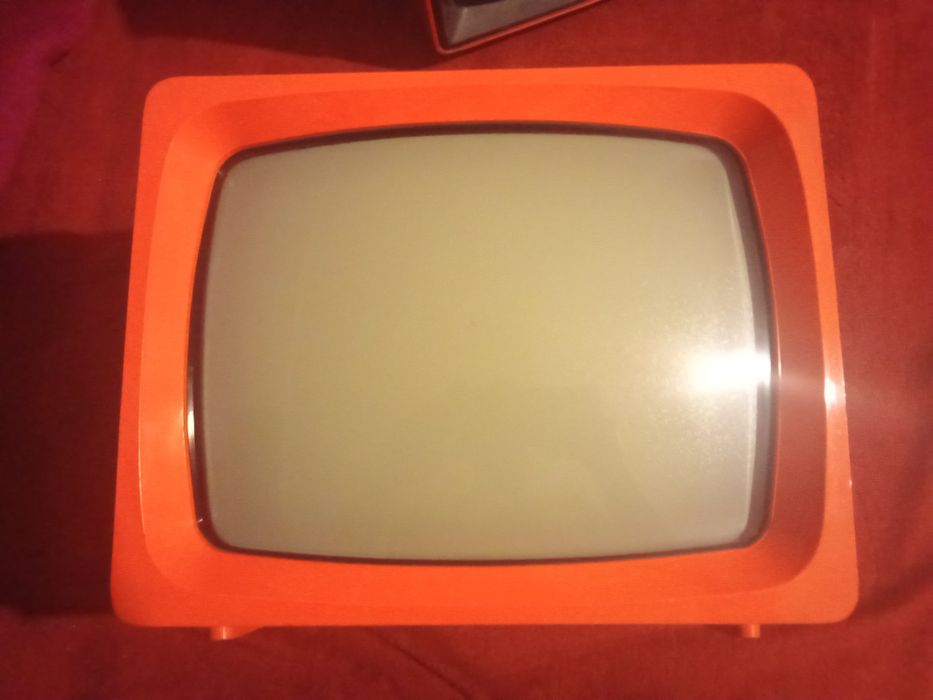 Stary telewizor Unitra