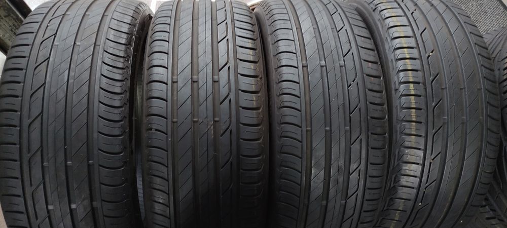 Pneus 215 50 r 18 Bridgestone semi novos