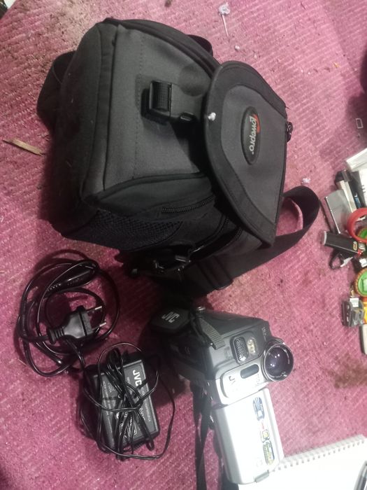 Máquina fotográfica digital  jvc