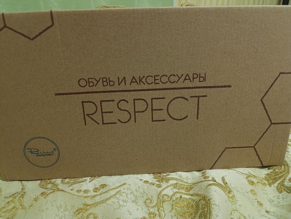 Туфлі шкіряні нові 39р