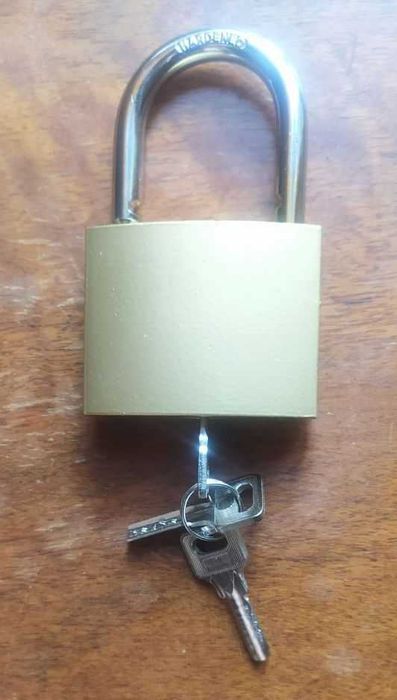 Продам или поменяю хороший импортный замок HARDENED с каленой дужкой