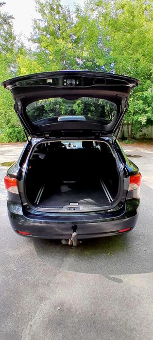 Тайота Авенсіс 2012