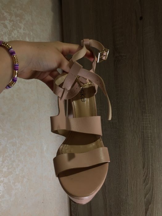 Босоніжки braska, розмір 40