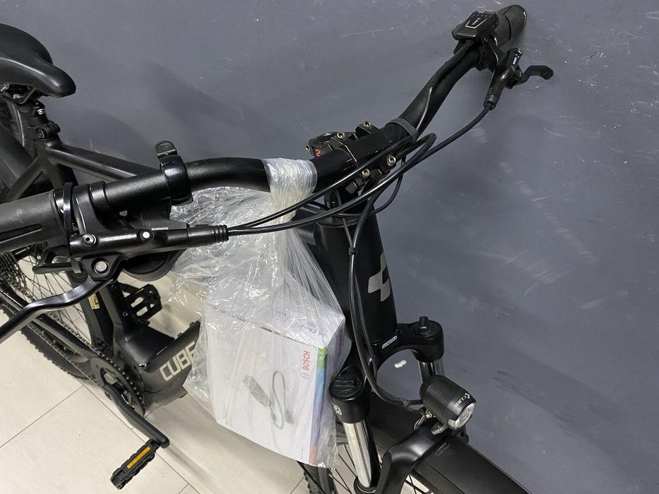Електровелосипед CUBE NURIDE HYBRID PRO 625 gen 4 як новий