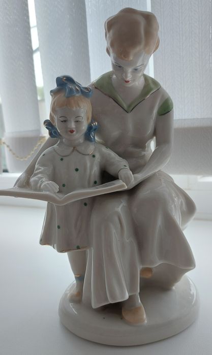 Порцелянова статуетка