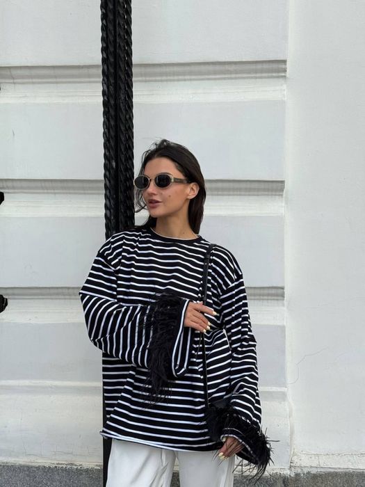 Лонгслів оверсайз із пірʼям