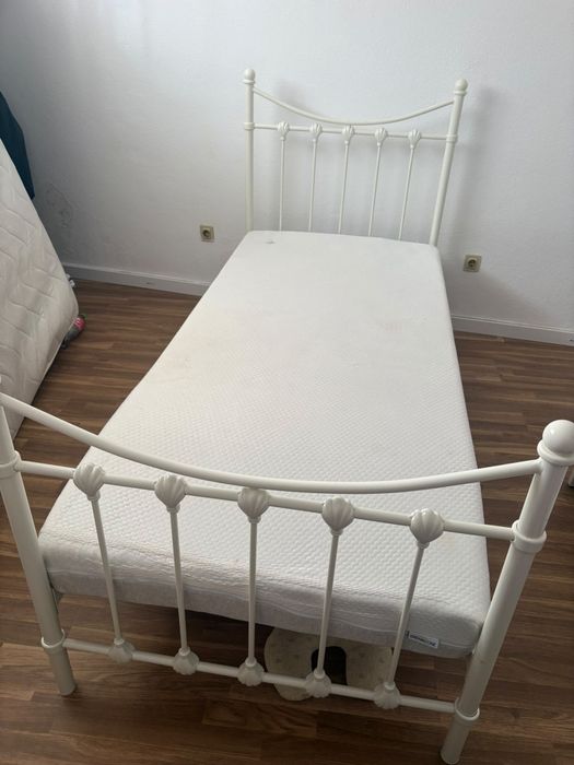 Cama + colchão bons