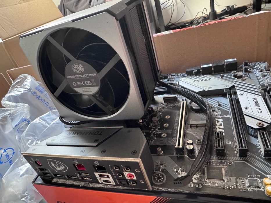 Płyta MSI MAG Z390 TOMAHAWK + Intel Core i5-9600KF + Cooler Master Hyper 612 APEX