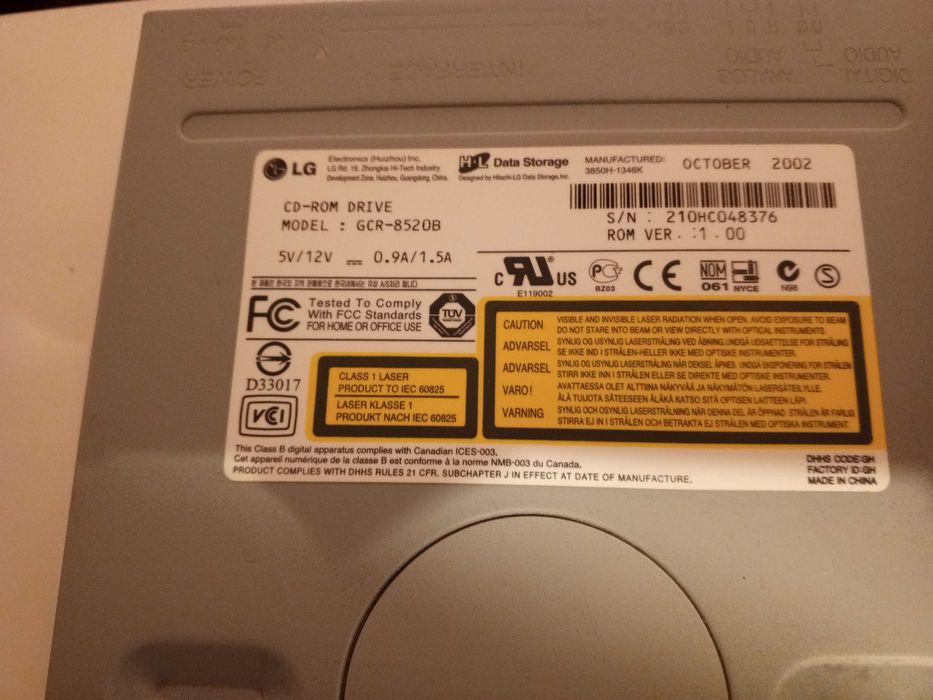 2 Odtwarzacze CD LG - 02' i 04' - cena za 2