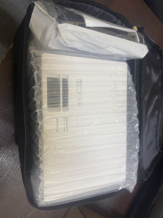 SOTEFE LED Projektor Przenośny 4000 Lumenów-WiFi