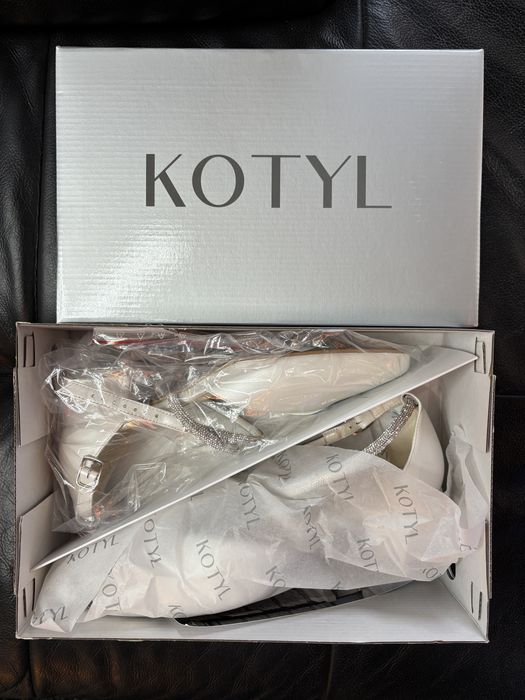 Sprzedam nowe damskie buty Kotyl 9943 – biały perła, r. 37