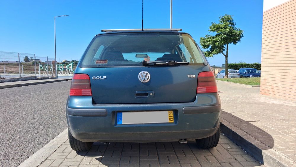 Vendo Volkwagen Golf 1.9 TDi de 110cv — photo 2
