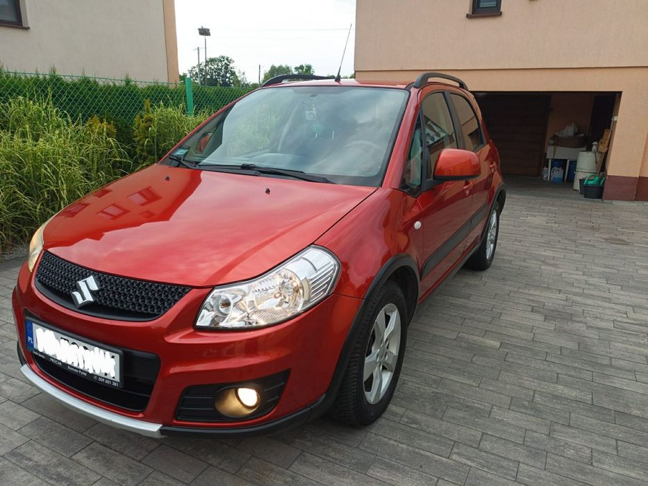 Suzuki SX4 polski salon, niski przebieg, piękny kolor