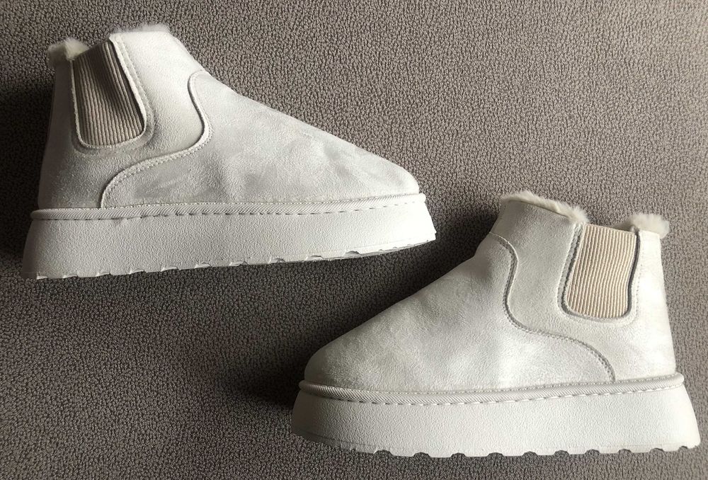 Buty zimowe damskie, kolor jasny-ecru, rozm.40 z metki, 25 cm