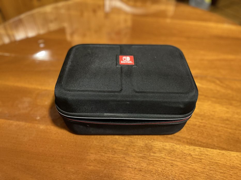 Продам Nintendo switch.