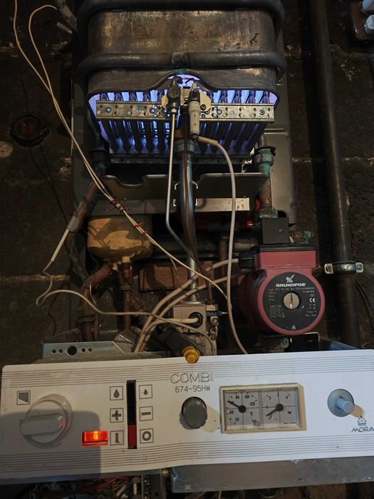 Piec Mora 674-95HW