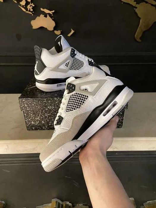 Załączony paragon Jordan 4 retro military black R.41