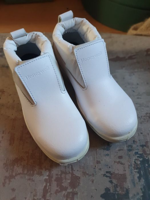 Nowe damskie buty robocze r.35
