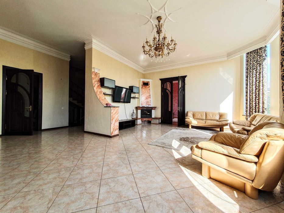 Здається 5-ти кімнатний БУДИНОК з ремонтом, котел на дровах/генератор.