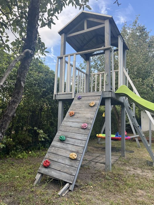 Domek plac zabaw huśtawka