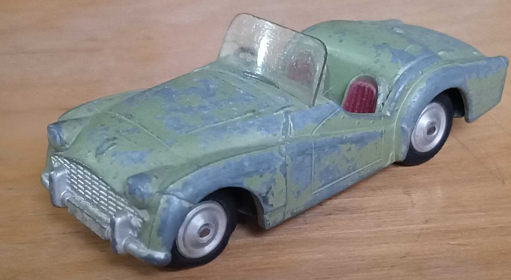 Triumph TR-3 Ref #305 Corgi Toys