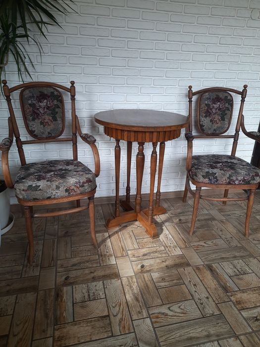 Старинные Венские кресла Войцехов