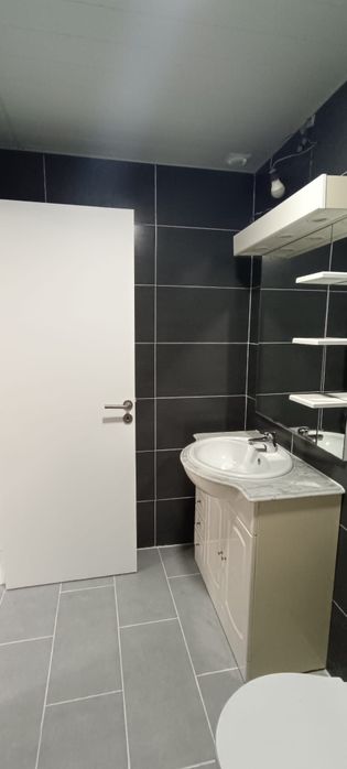Alugo  T2+1 como novo