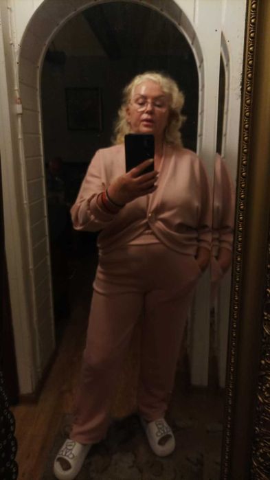 Nowy komplet damski madelko , pudrowy roz.