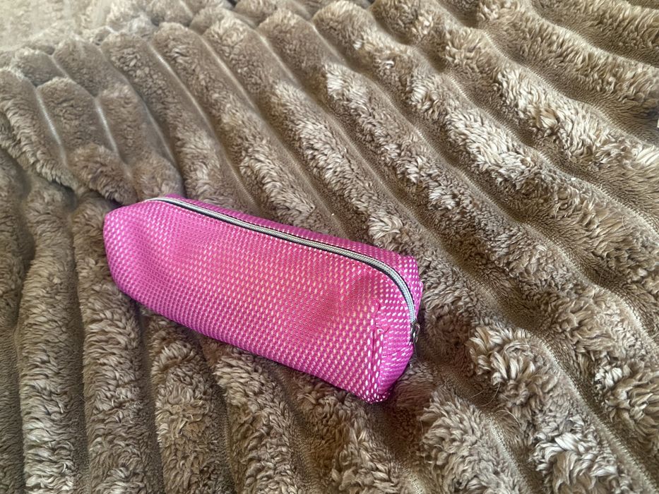Пенал розовый для ручек