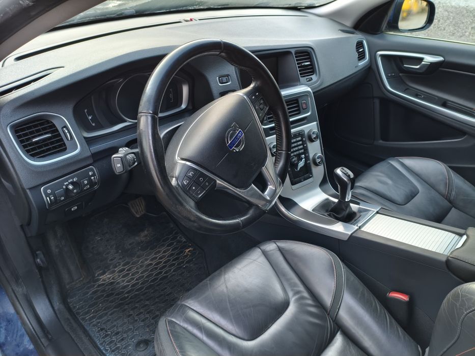 Volvo V60 lift  2.0d3 na części