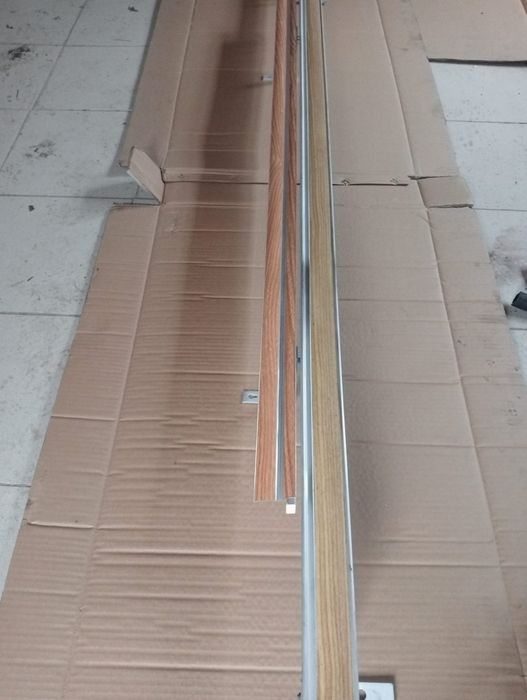 Карниз металевий