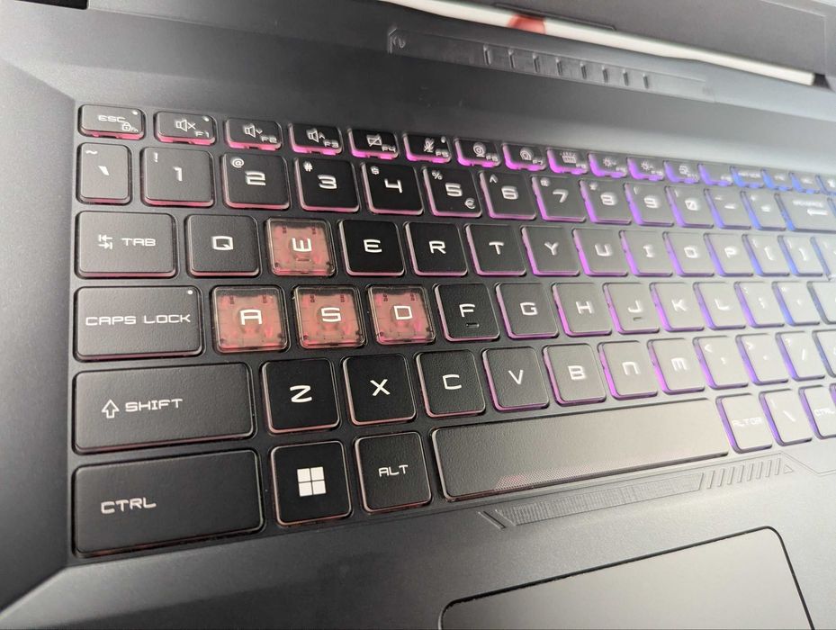 LAPTOP GAMINGOWY MSI Katana RTX 4060 Intel i7-12650H 144 hz