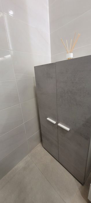 Shoe cabinet in excellent condition