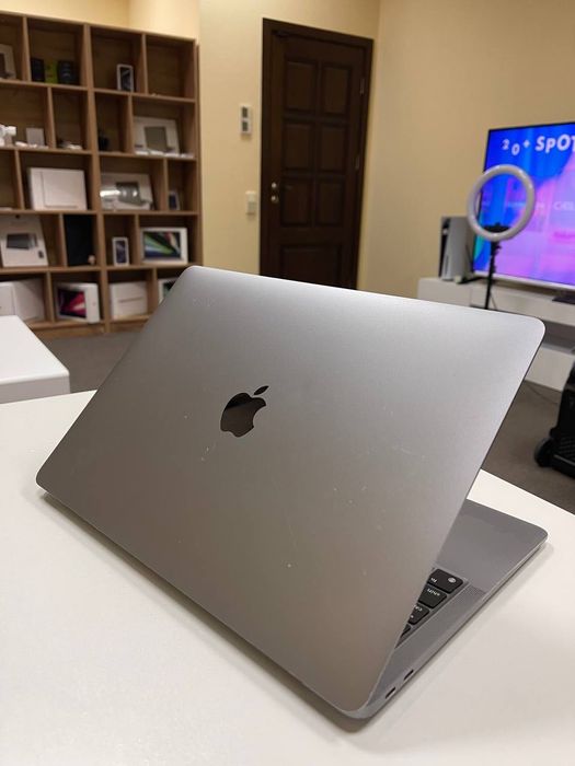 Ноутбук APPLE MACBOOK AIR 13″ 2020 Space Gray  M1 8 RAM / 256 SSD (MGN63)