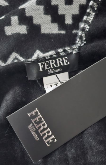 Ferre Milano  orginalne ponczo